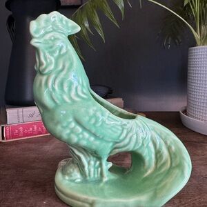 Elegant Green Reptile Habitat Rooster Decor
